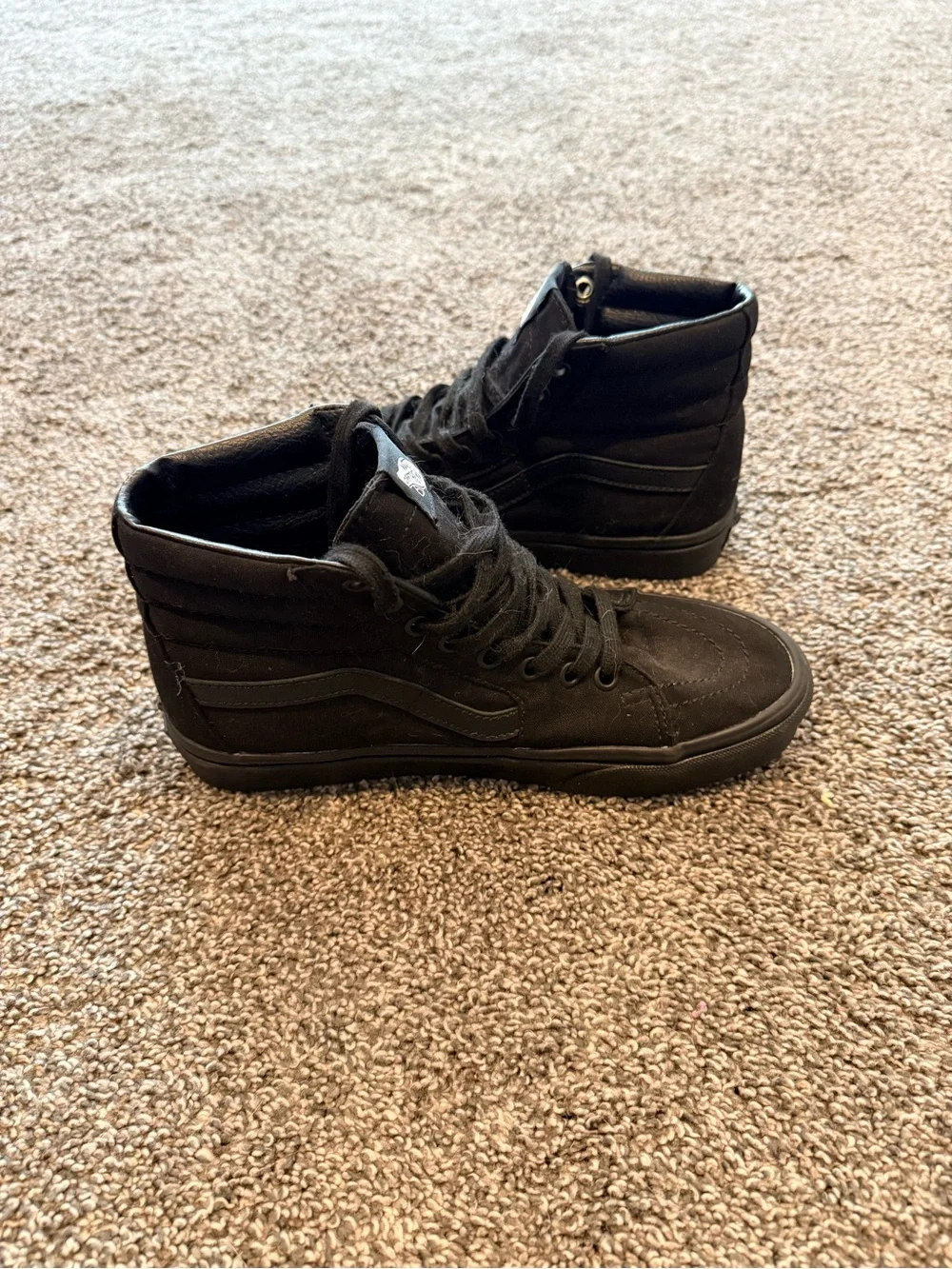 Size 7M/8.5W - Vans Black High-Top Sk8-Hi Sneakers - VN000TS9BJ4